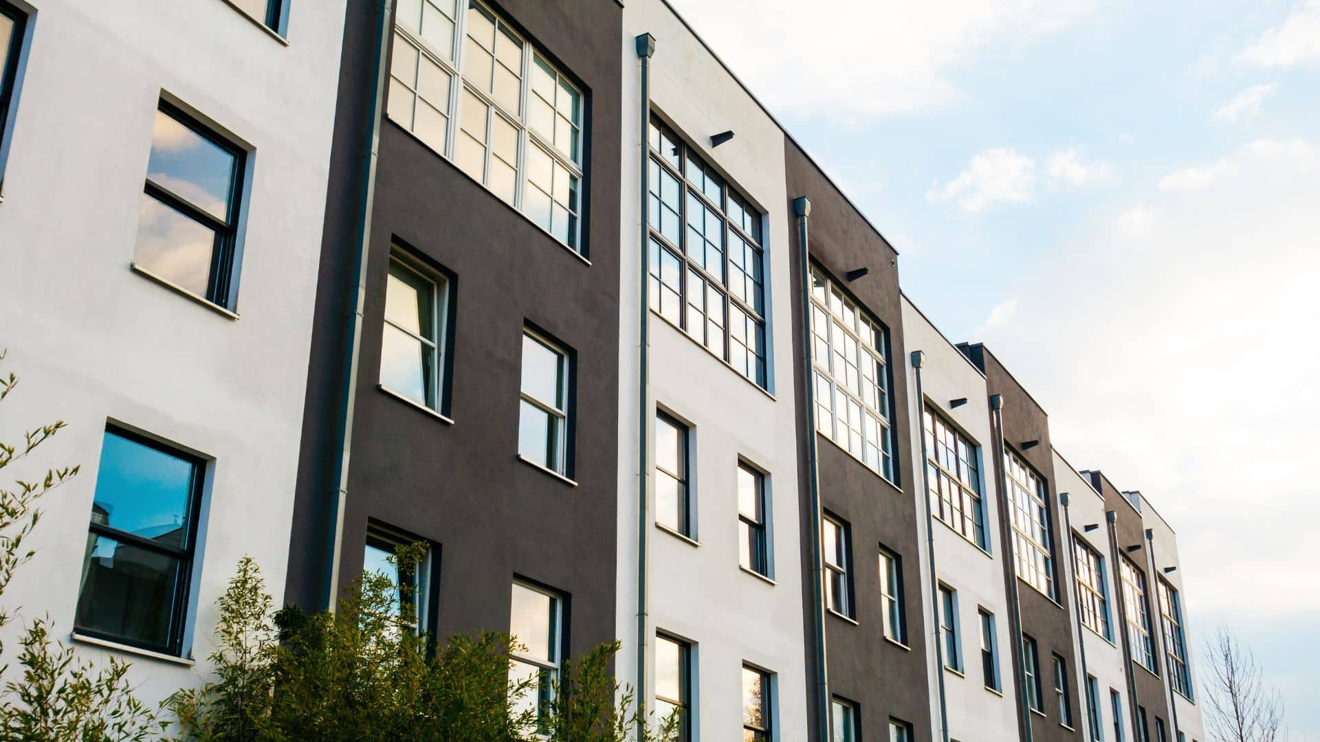 Exterior view of a multifamily apartment complex